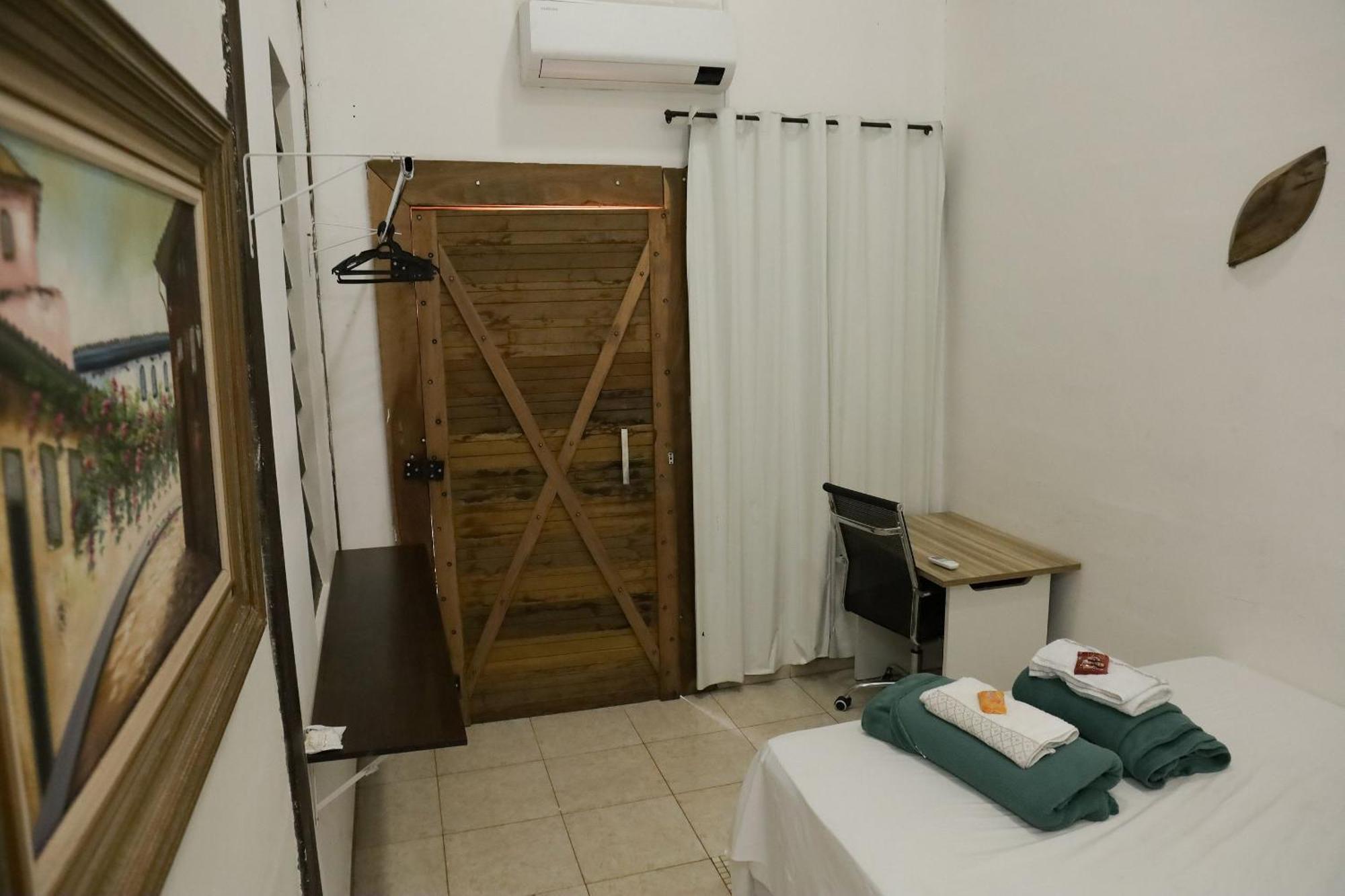 Hotel Pousada Dos Bosques - Refugio Urbano กูยาบา ภายนอก รูปภาพ