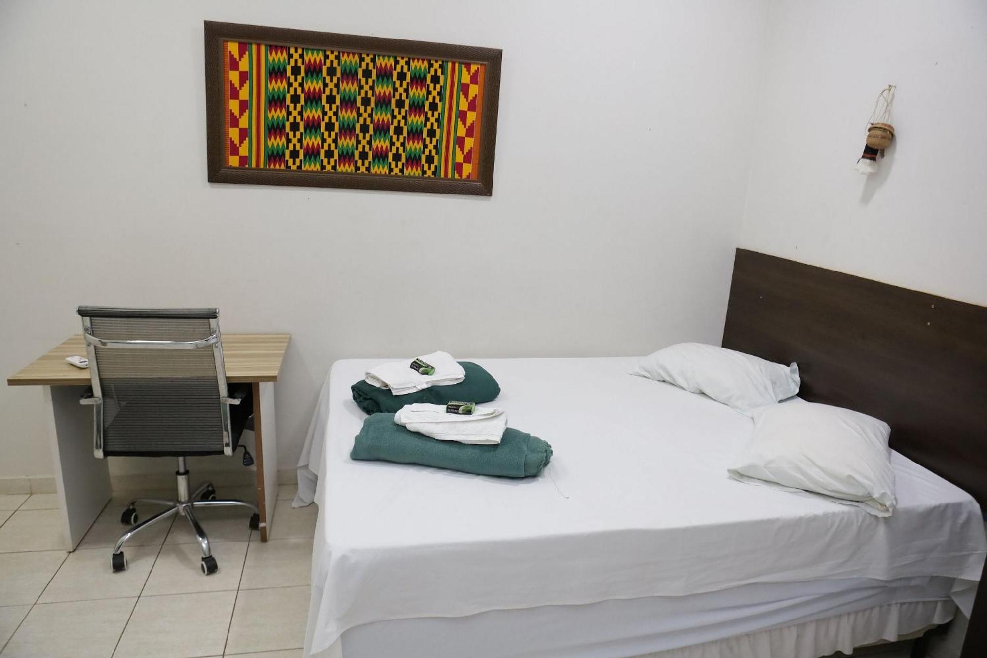 Hotel Pousada Dos Bosques - Refugio Urbano กูยาบา ภายนอก รูปภาพ