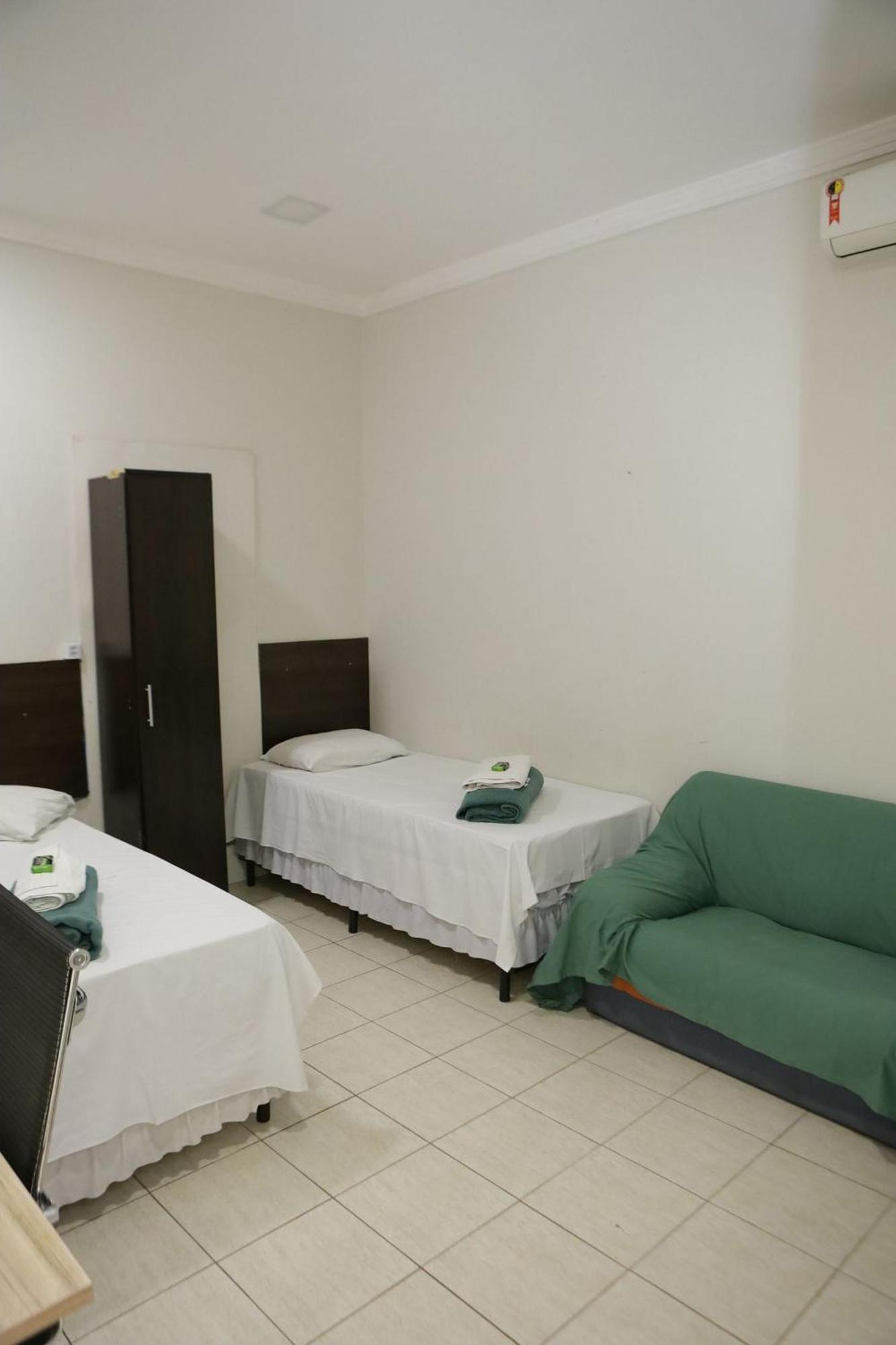 Hotel Pousada Dos Bosques - Refugio Urbano กูยาบา ภายนอก รูปภาพ